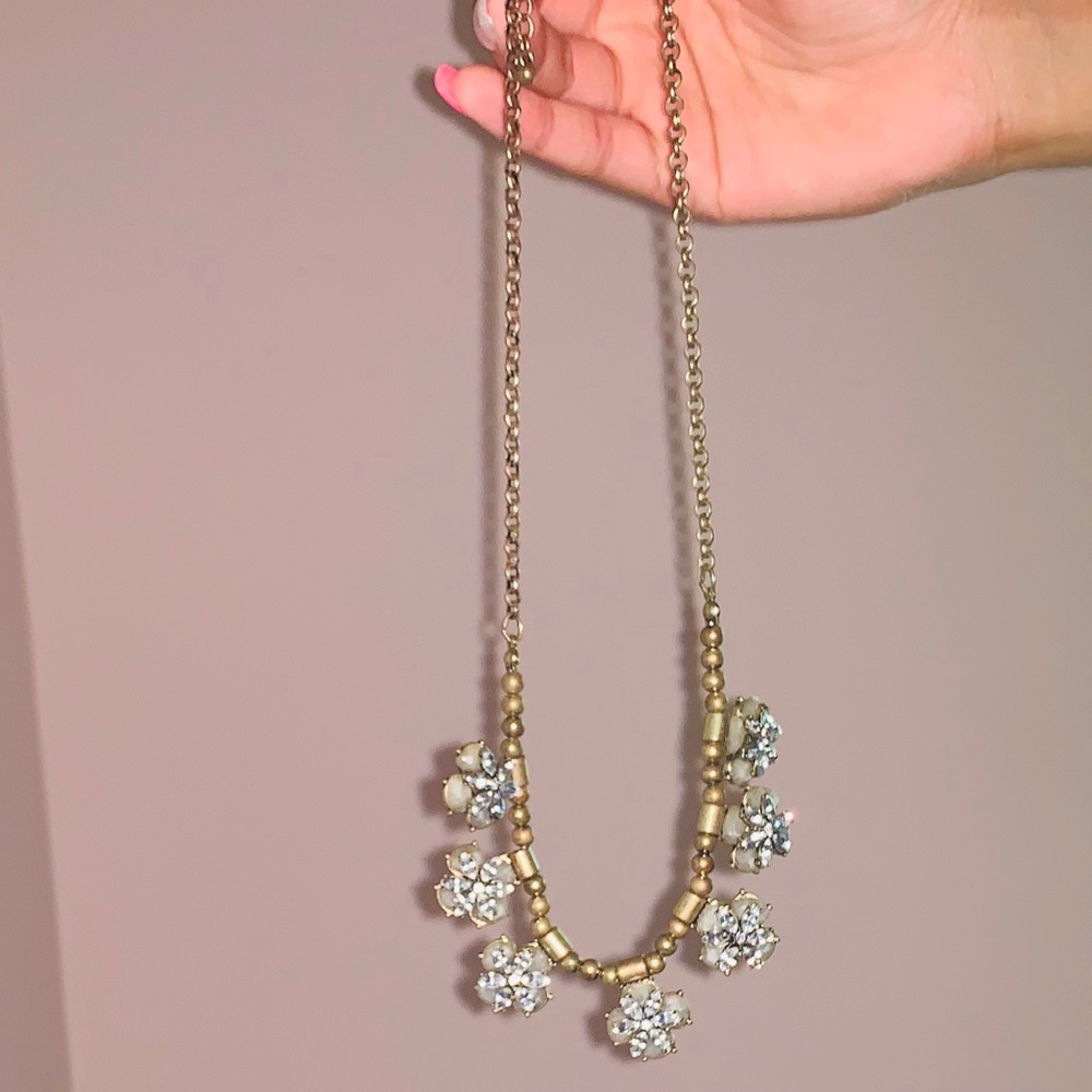 JEWELED FLOWER NECKLACE